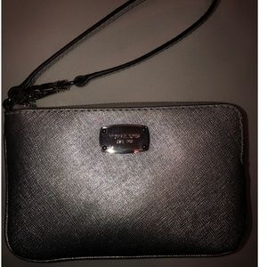Michael kors wrist wallet